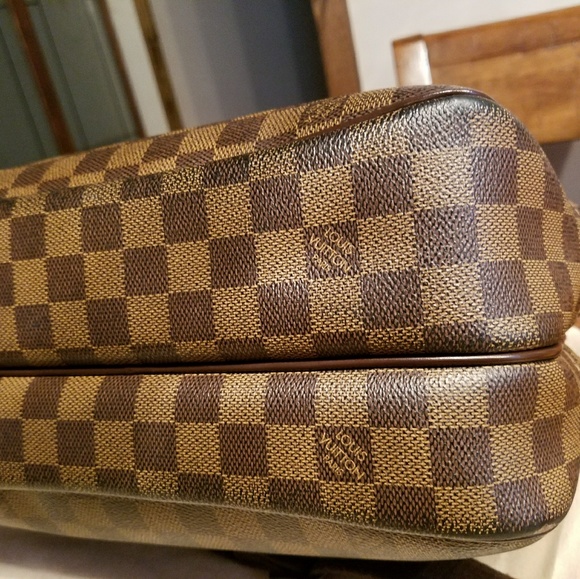Louis Vuitton Purse - Picture 4 of 8